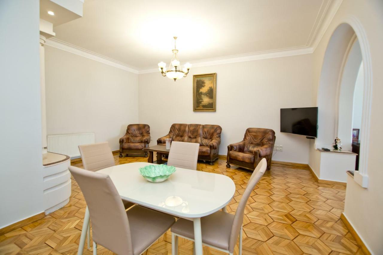 Seaside Luxury Apartment 바투미 외부 사진